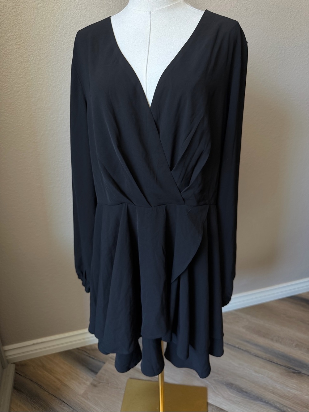 NWOT Women's Black Long-Sleeve Faux-Wrap Mini Dress, XL